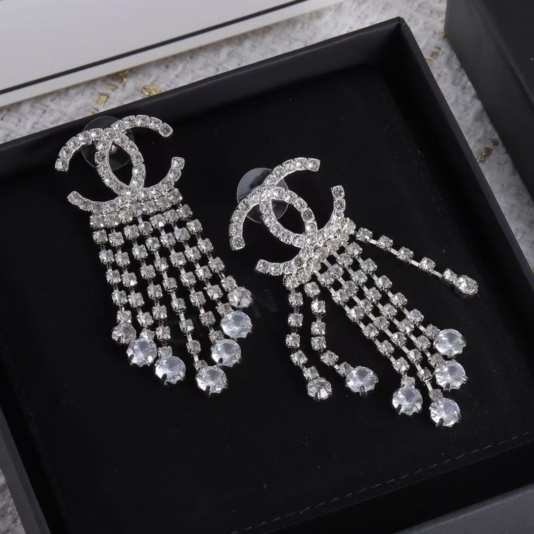 High quality luxury s925 earrings.High quality pure silver material, will not fade, Free Shipping