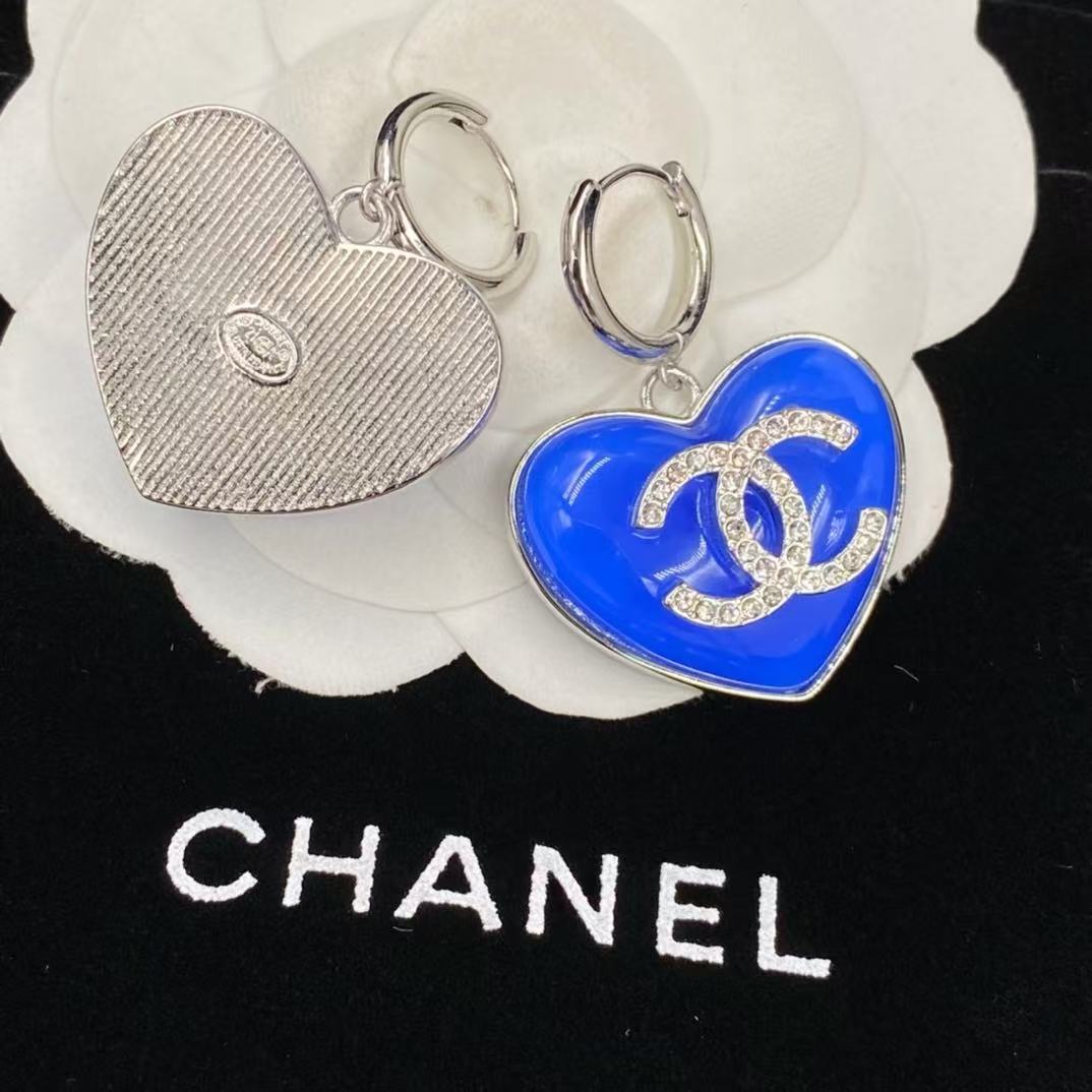 High quality luxury s925 earrings.High quality pure silver material, will not fade, Free Shipping