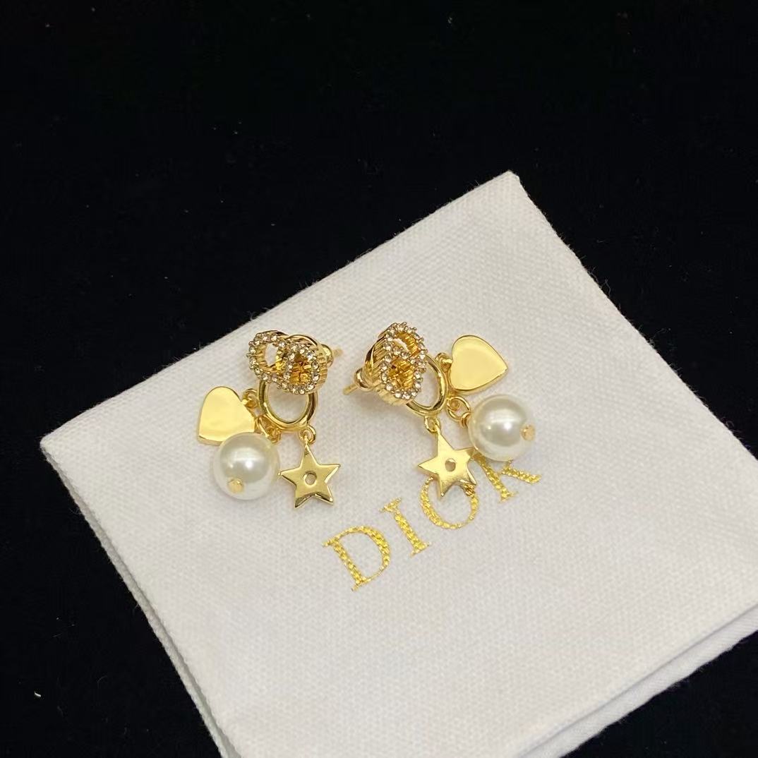 Luxury pearl earrings.High quality pure silver material, will not fade, Free Shipping