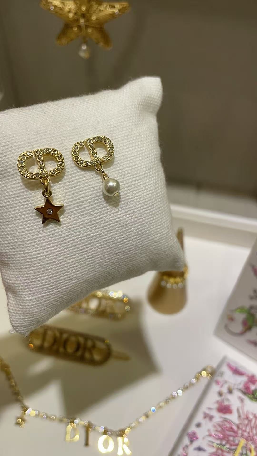 Luxury pearl earrings.High quality pure silver material, will not fade, Free Shipping