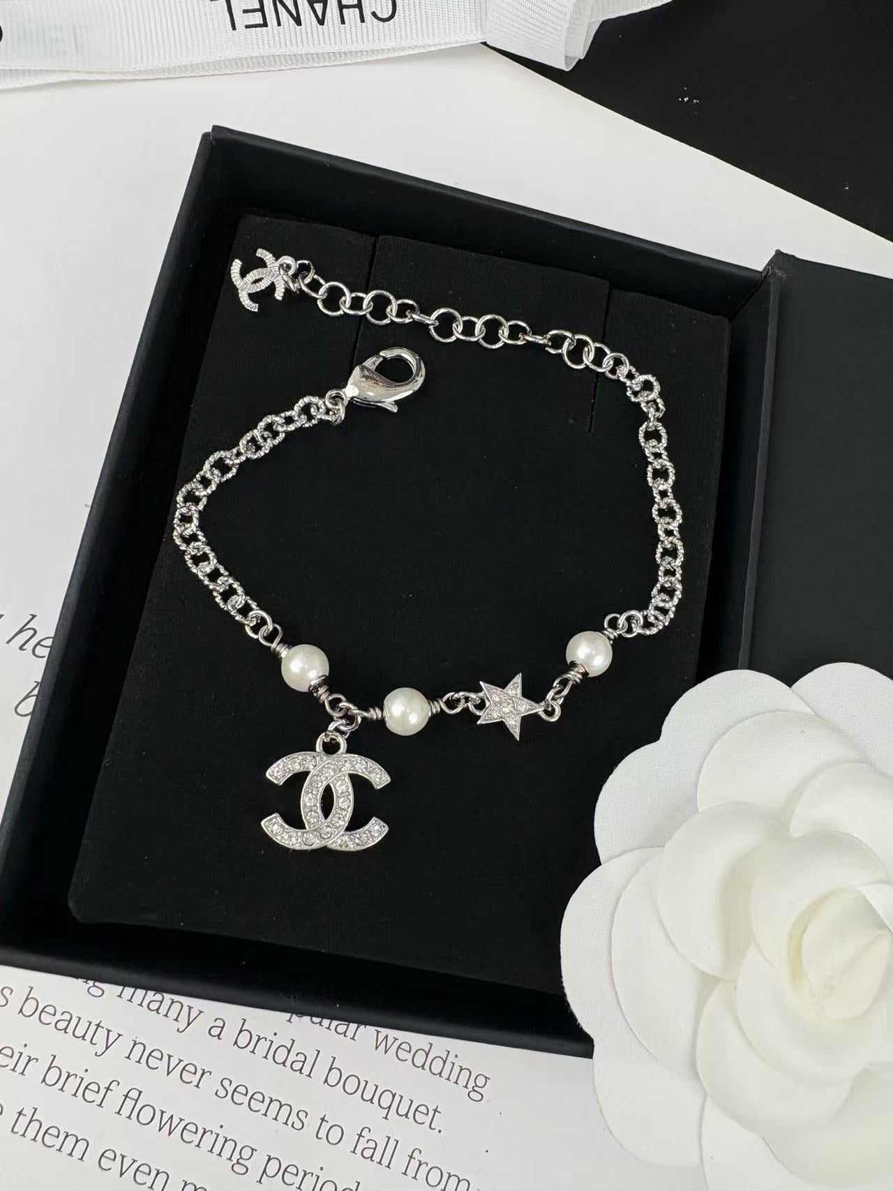 18K CC -Style Elegant Pendant Bracelet for Women