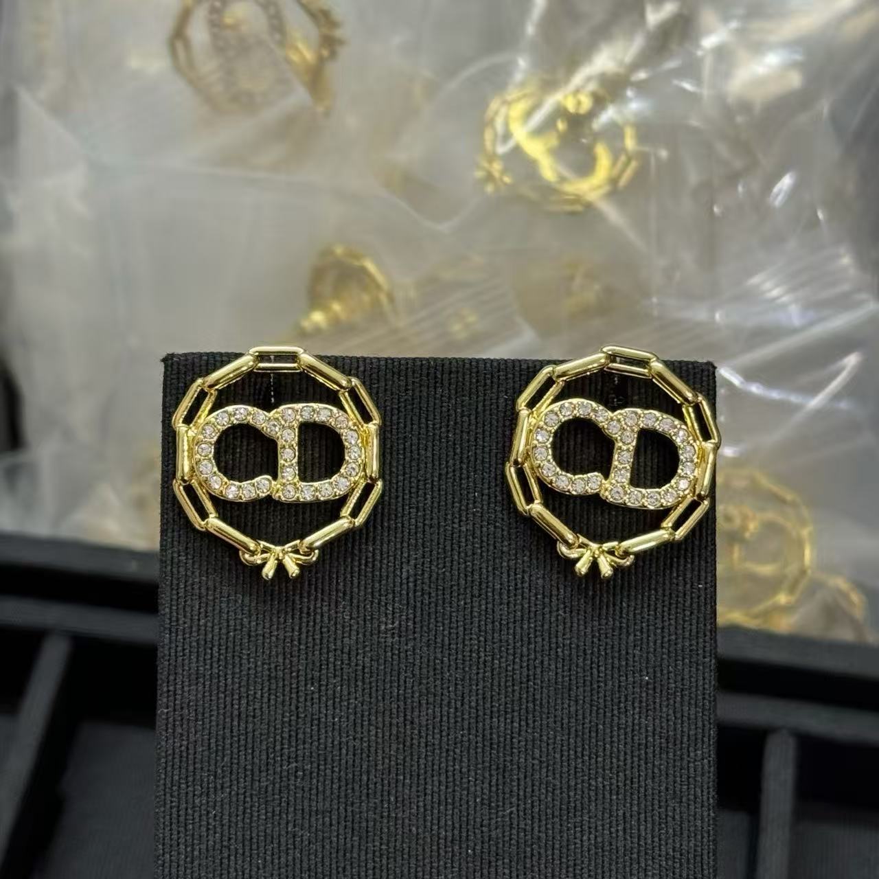 Luxury pearl earrings.High quality pure silver material, will not fade, Free Shipping