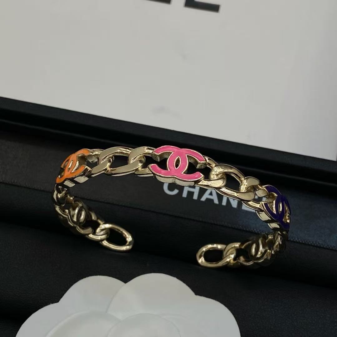 18K CC -Style Elegant Pendant Bracelet for Women