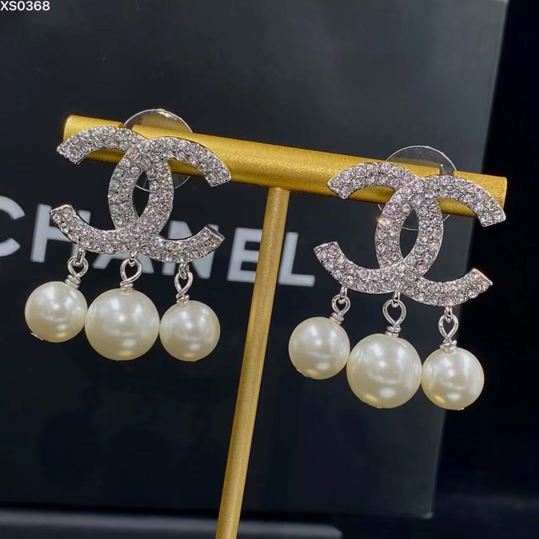 High quality luxury s925 earrings.High quality pure silver material, will not fade, Free Shipping