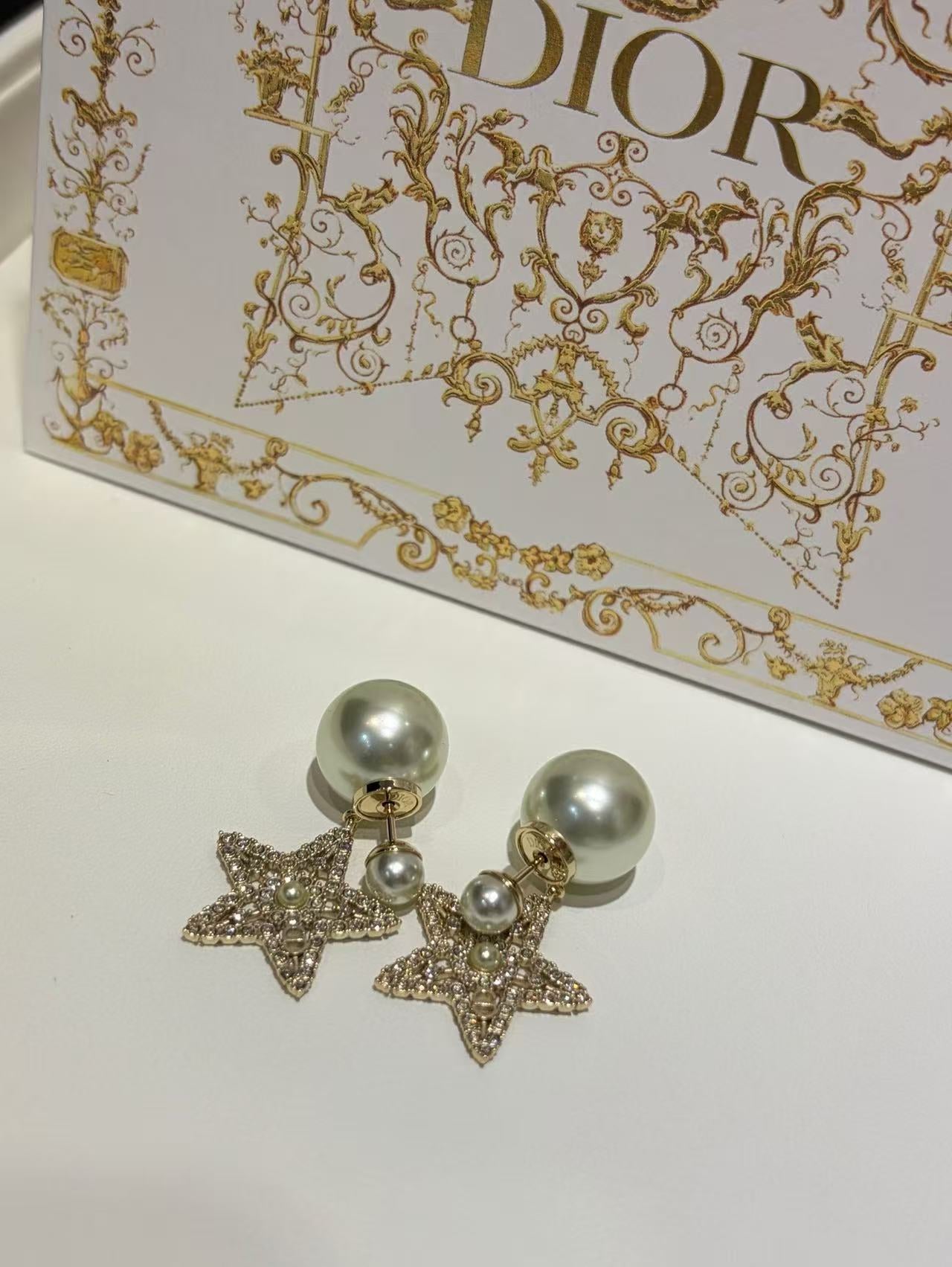Luxury pearl earrings.High quality pure silver material, will not fade, Free Shipping
