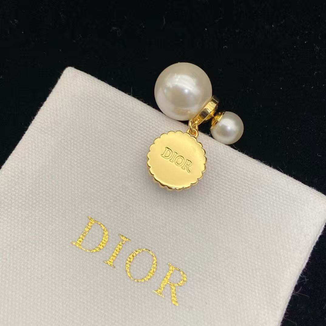Luxury pearl earrings.High quality pure silver material, will not fade, Free Shipping