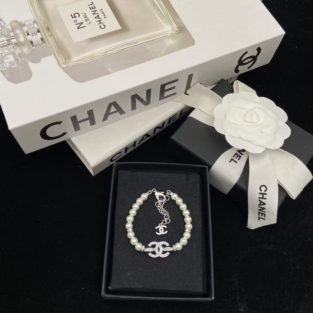 18K CC -Style Elegant Pendant Bracelet for Women