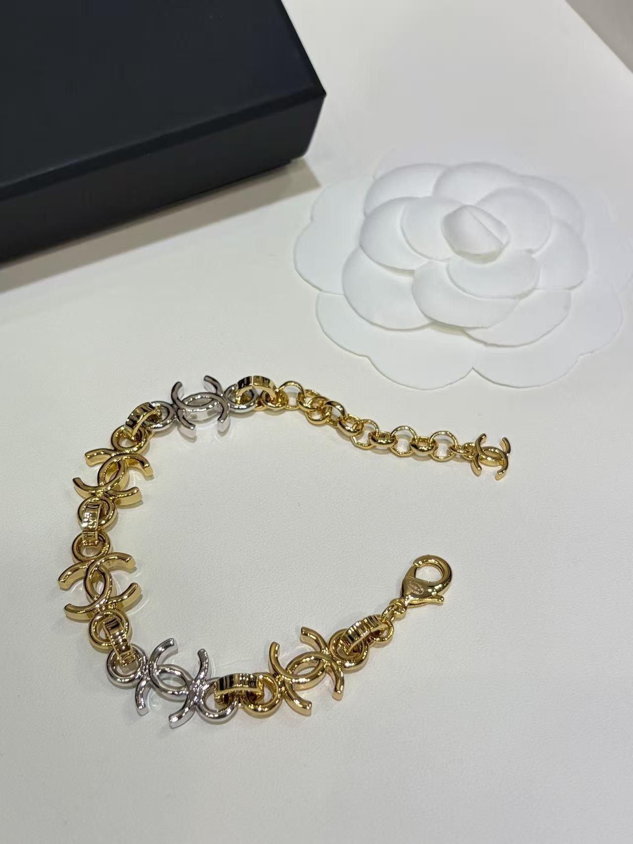 18K CC -Style Elegant Pendant Bracelet for Women