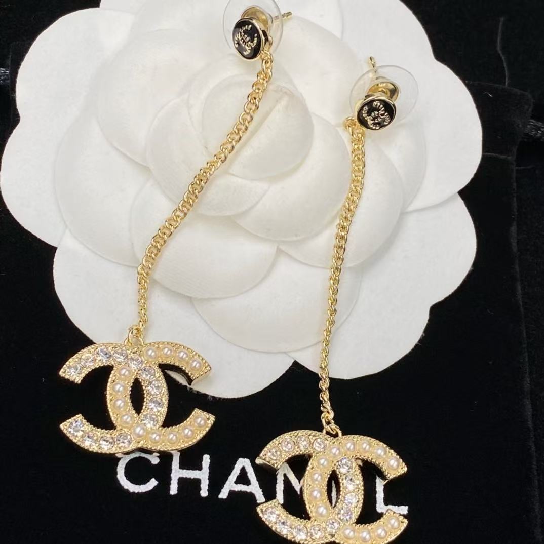 High quality luxury s925 earrings.High quality pure silver material, will not fade, Free Shipping
