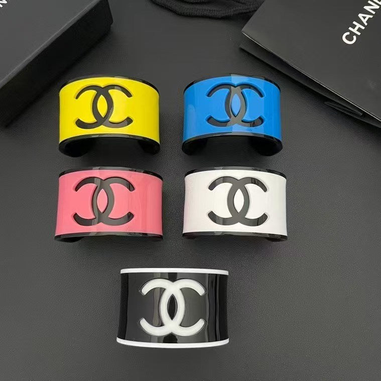 18K CC -Style Elegant Pendant Bracelet for Women