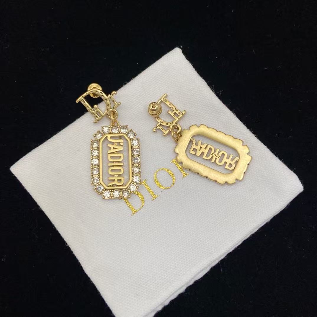 Luxury CD earrings.High quality pure silver material, will not fade, Free Shipping