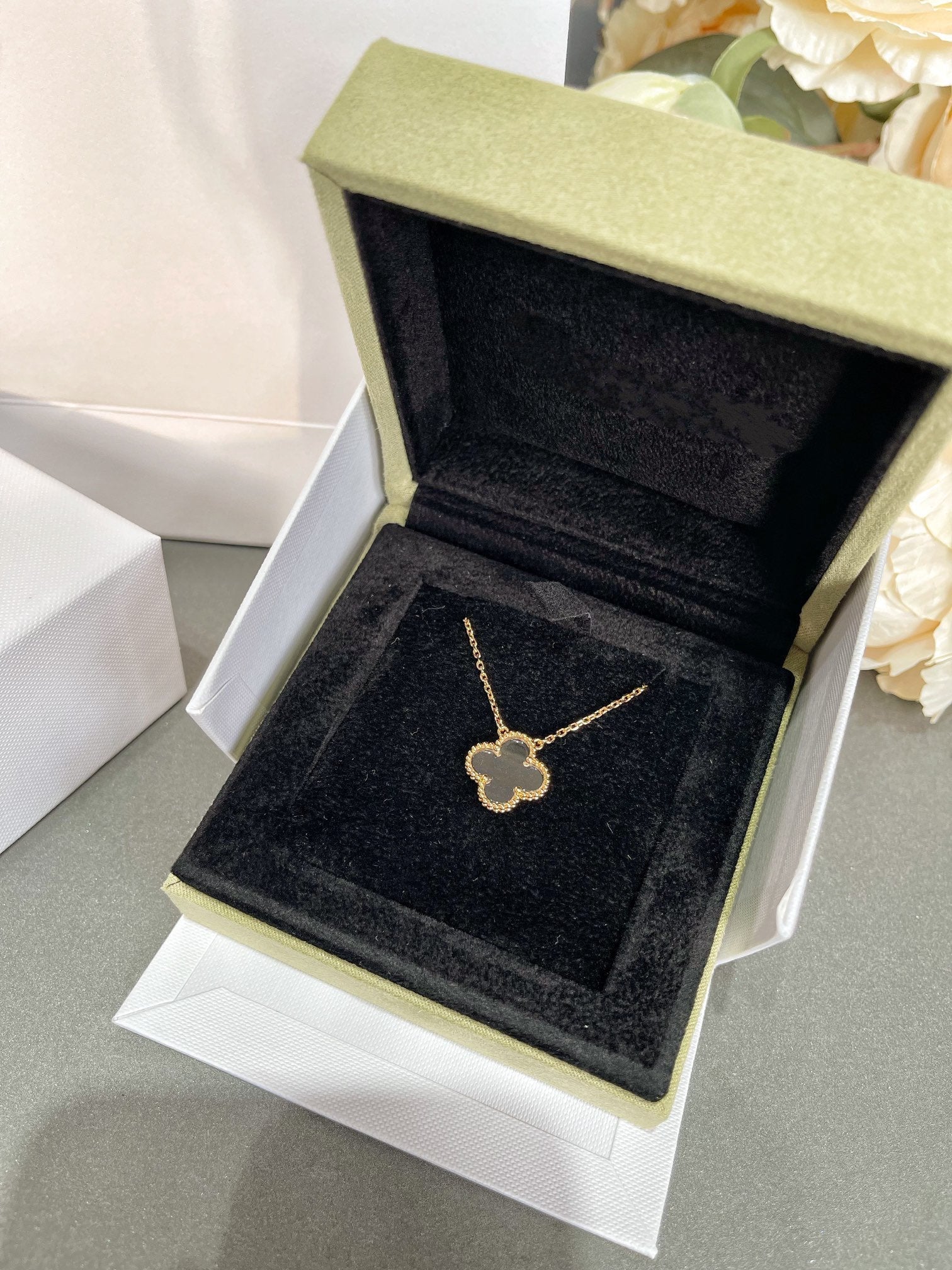 [✨CC💎]CLOVER ROCK CRYSTAL ROSE GOLD NECKLACE